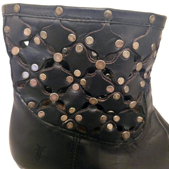 Frye Womens Black Leather Courtney Overlay Studded Laser Cut Ankle Boots 7 - Picture 6 of 11
